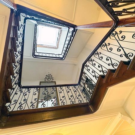 Your Homestay In A Bibliophile Mansion 安特卫普 外观 照片